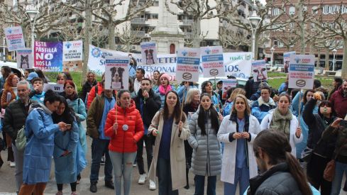 Concentración de los veterinarios de León por el uso de medicamentos | José Martín