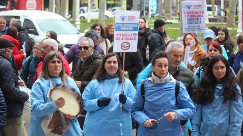 Concentración de los veterinarios de León por el uso de medicamentos | José Martín