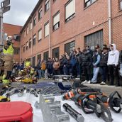 Jornada de aprendizaje en León: simulacro de rescate con bomberos y estudiantes del IES Giner de los Ríos