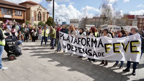 La Plataforma en Defensa de Feve en León convoca una manifestación con salida de la iglesia de Las Ventas para concluir con una cacerolada ante la Subdelegación del Gobierno | Campillo / ICAL