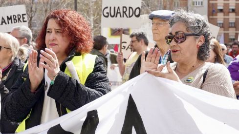 La Plataforma en Defensa de Feve en León convoca una manifestación con salida de la iglesia de Las Ventas para concluir con una cacerolada ante la Subdelegación del Gobierno | Campillo / ICAL