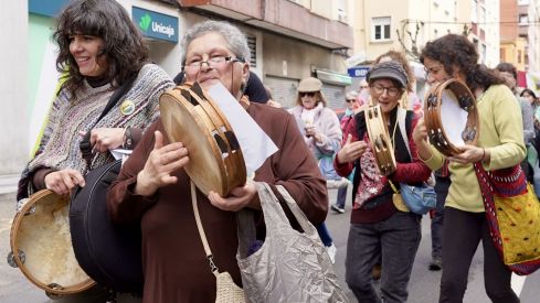 La Plataforma en Defensa de Feve en León convoca una manifestación con salida de la iglesia de Las Ventas para concluir con una cacerolada ante la Subdelegación del Gobierno | Campillo / ICAL