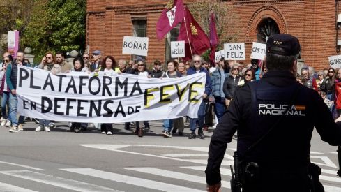 La Plataforma en Defensa de Feve en León convoca una manifestación con salida de la iglesia de Las Ventas para concluir con una cacerolada ante la Subdelegación del Gobierno | Campillo / ICAL