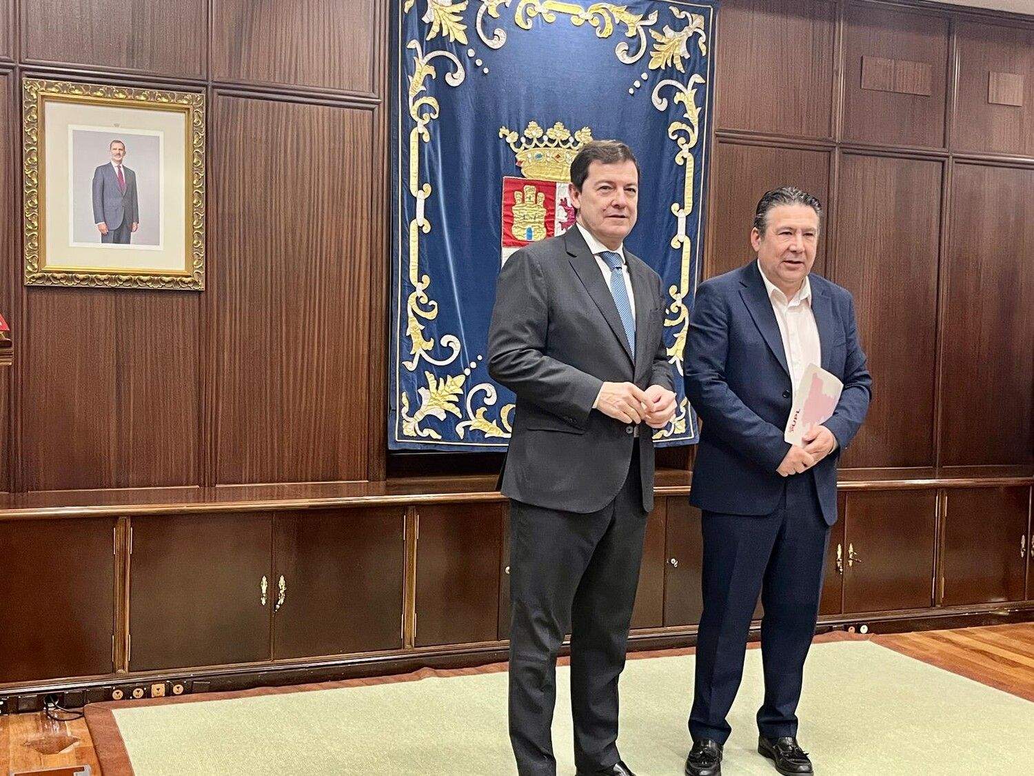 Reunión entre Luis Mariano Santos y Alfonso Fernández Mañueco Reunión entre Luis Mariano Santos y Alfonso Fernández Mañueco