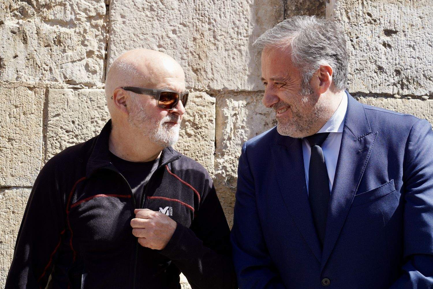 La Cámara de Comercio de León entrega el título de ‘Personaje Singular’ de la Semana Santa al fotoperiodista Mauricio Peña | Campillo / ICAL