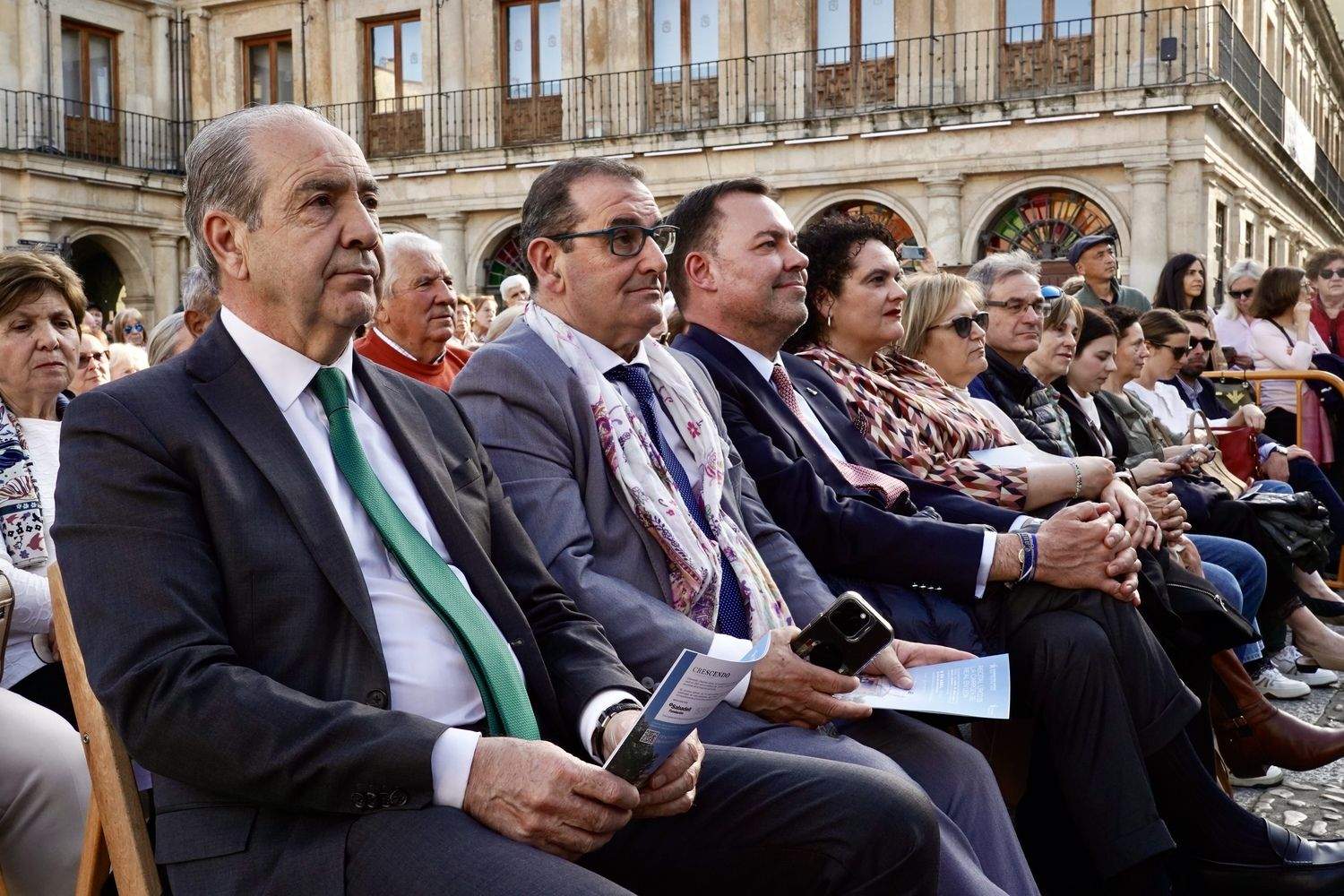 ‘La Carroza del Teatro Real’ ofrece un concierto lírico con motivo de la parada en León del ‘Tour del talento’ | Campillo / ICAL