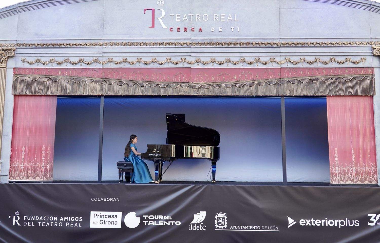 ‘La Carroza del Teatro Real’ ofrece un concierto lírico con motivo de la parada en León del ‘Tour del talento’ | Campillo / ICAL ‘La Carroza del Teatro Real’ ofrece un concierto lírico con motivo de la parada en León del ‘Tour del talento’ | Campillo / ICAL