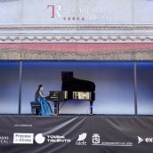 ‘La Carroza del Teatro Real’ ofrece un concierto lírico con motivo de la parada en León del ‘Tour del talento’ | Campillo / ICAL