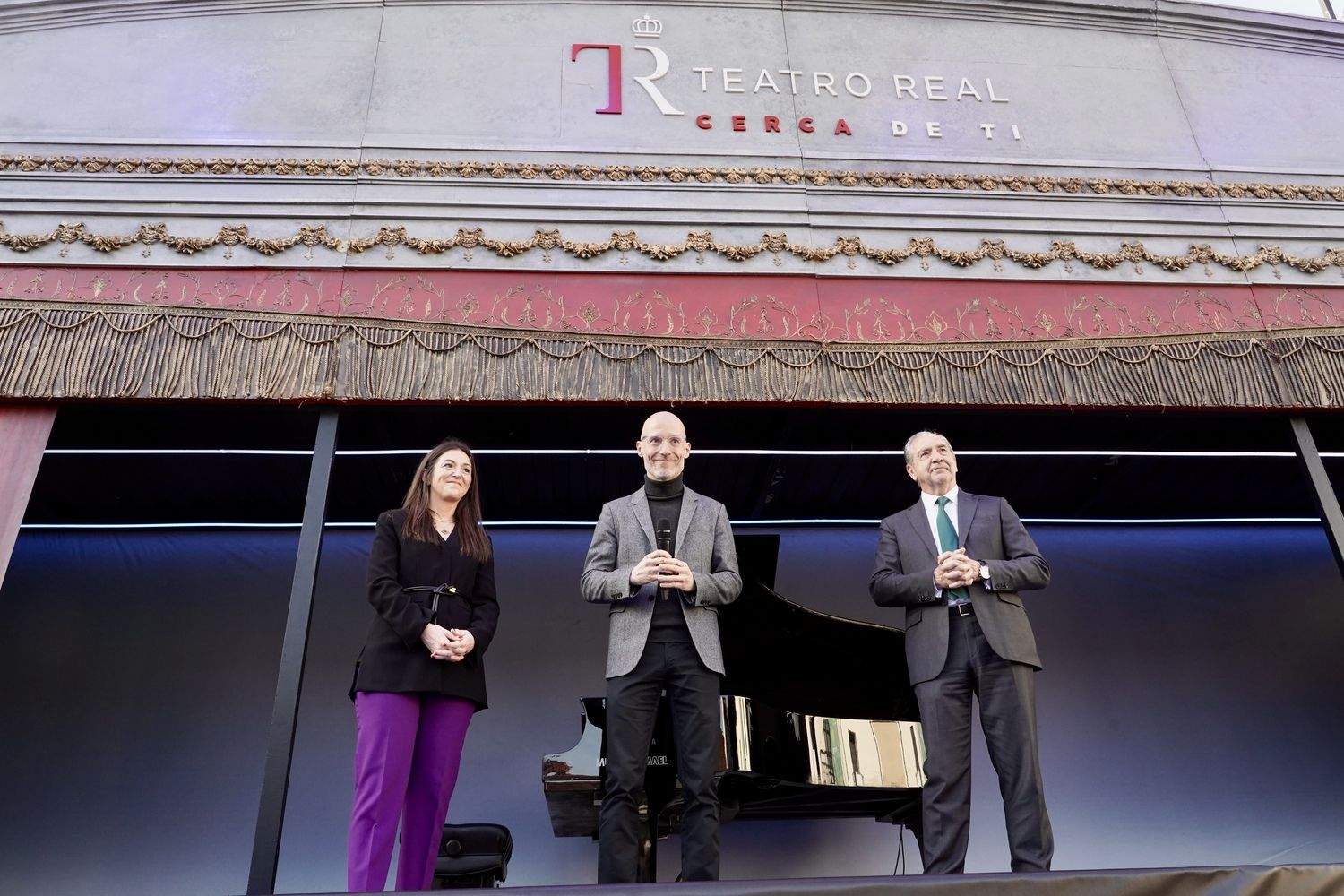 ‘La Carroza del Teatro Real’ ofrece un concierto lírico con motivo de la parada en León del ‘Tour del talento’ | Campillo / ICAL