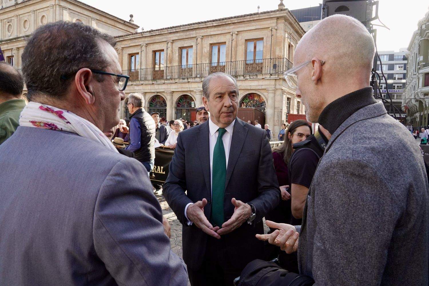 ‘La Carroza del Teatro Real’ ofrece un concierto lírico con motivo de la parada en León del ‘Tour del talento’ | Campillo / ICAL