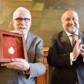 Luis Mateo Diez recibe la Medalla de Oro de la Diputación: "Soy el escritor que soy porque nací en León" | Campillo / ICAL