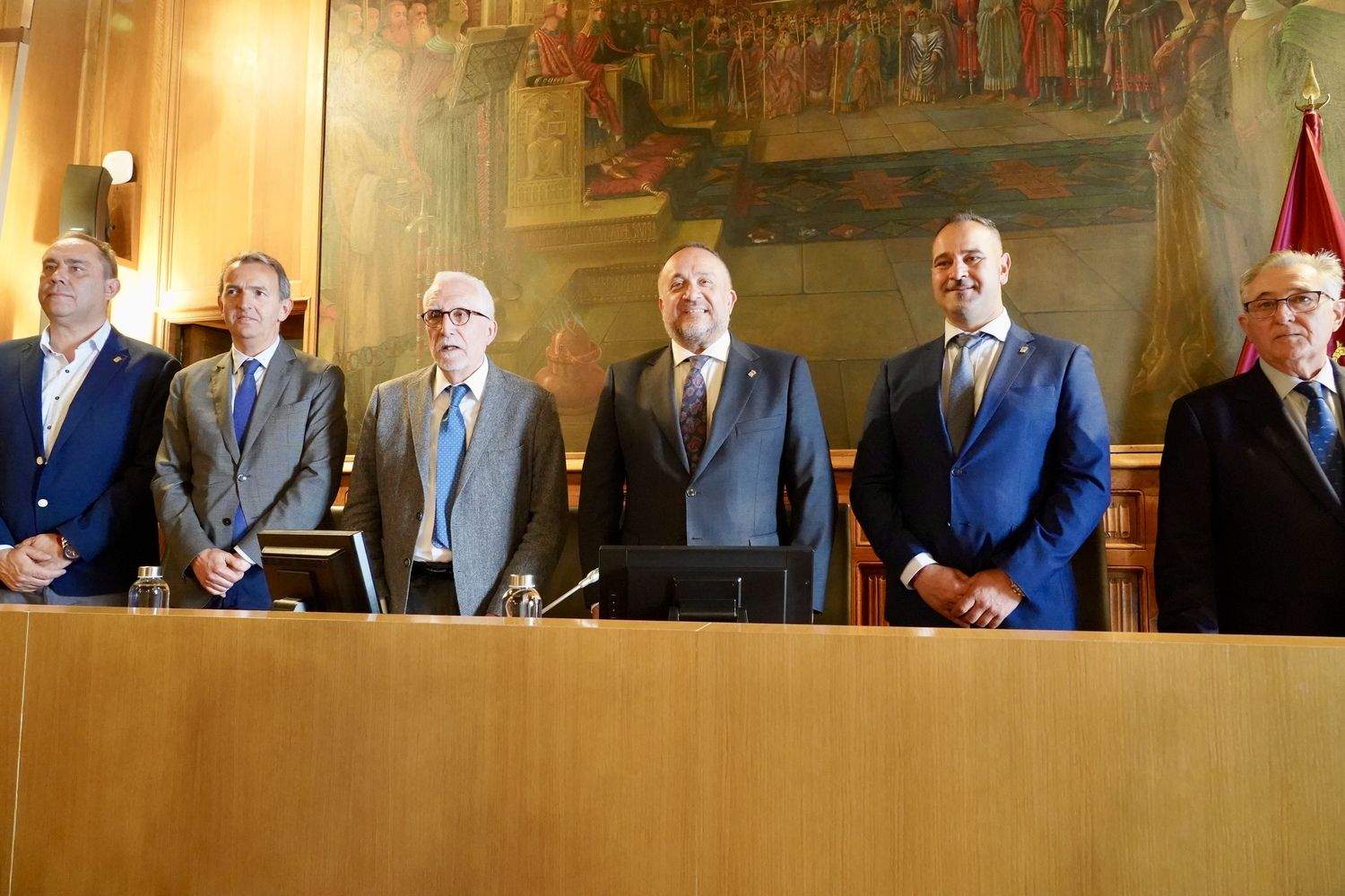 El escritor Luis Mateo Díez recibe la Medalla de Oro de la Provincia de León | Campillo / ICAL