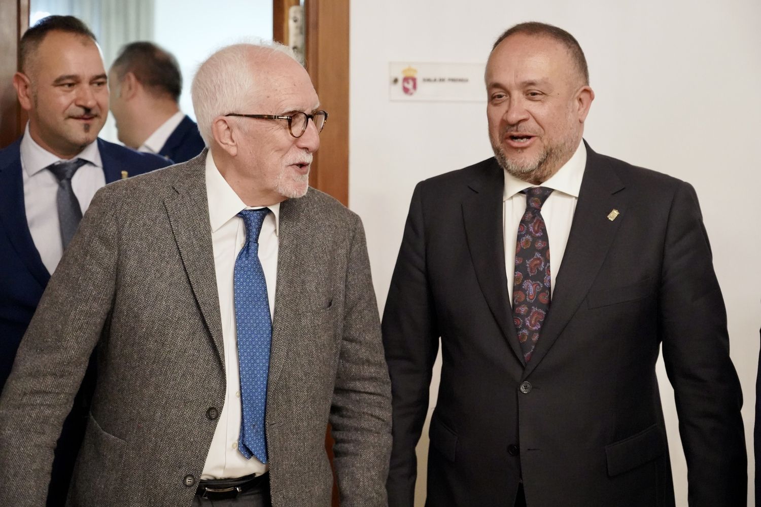El escritor Luis Mateo Díez recibe la Medalla de Oro de la Provincia de León | Campillo / ICAL