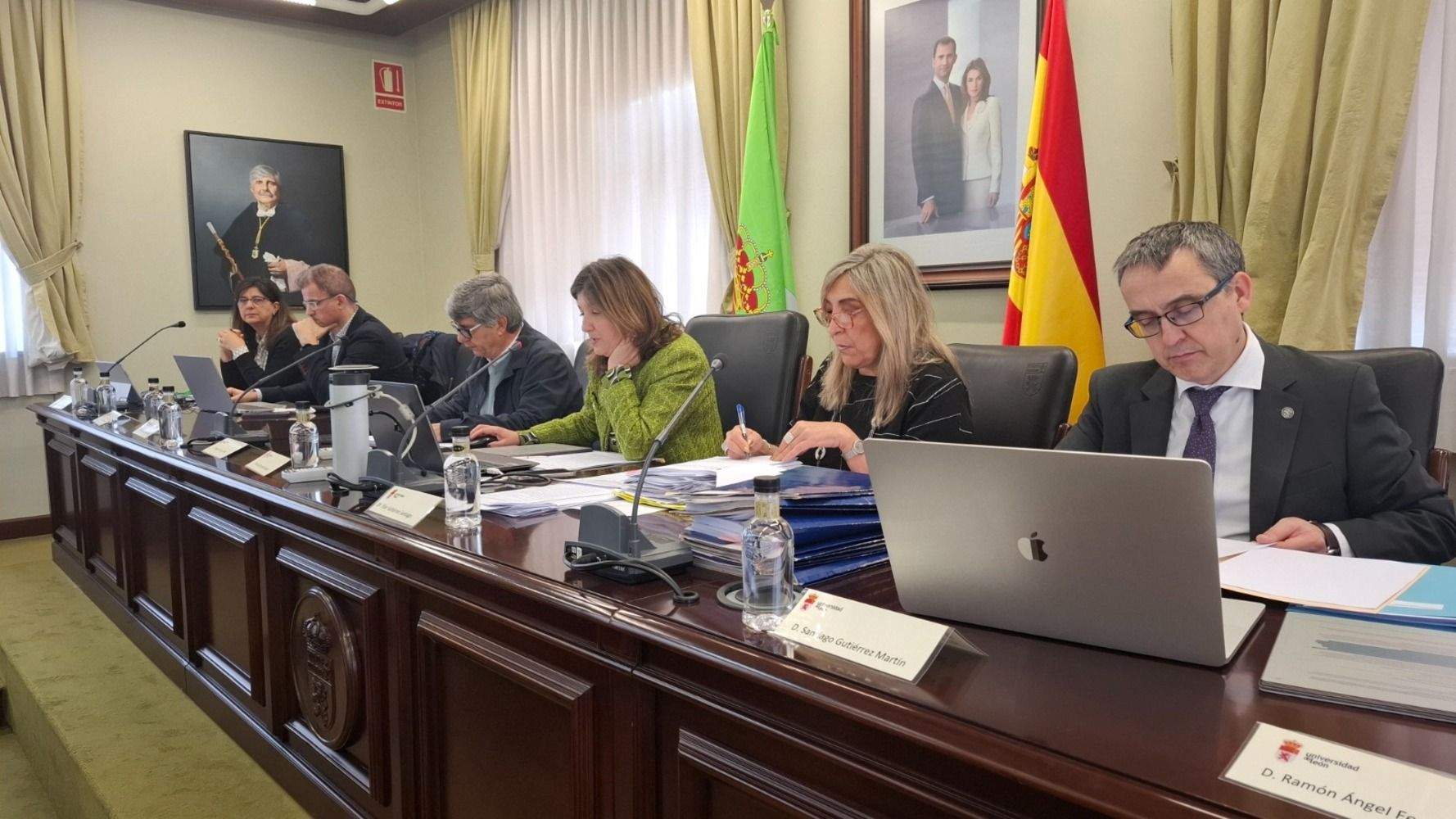 Consejo de Gobierno de la Universidad de León celebrado este jueves Consejo de Gobierno de la Universidad de León celebrado este jueves