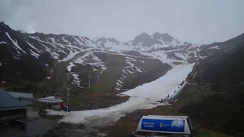 La estación de San Isidro cierra sus puertas por la falta de nieve