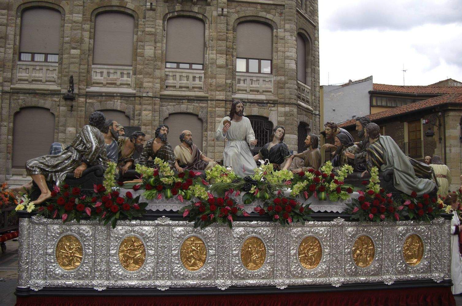 Paso de la Sagrada Cena de la Hermandad de Santa Marta y de la Sagrada Cena de León