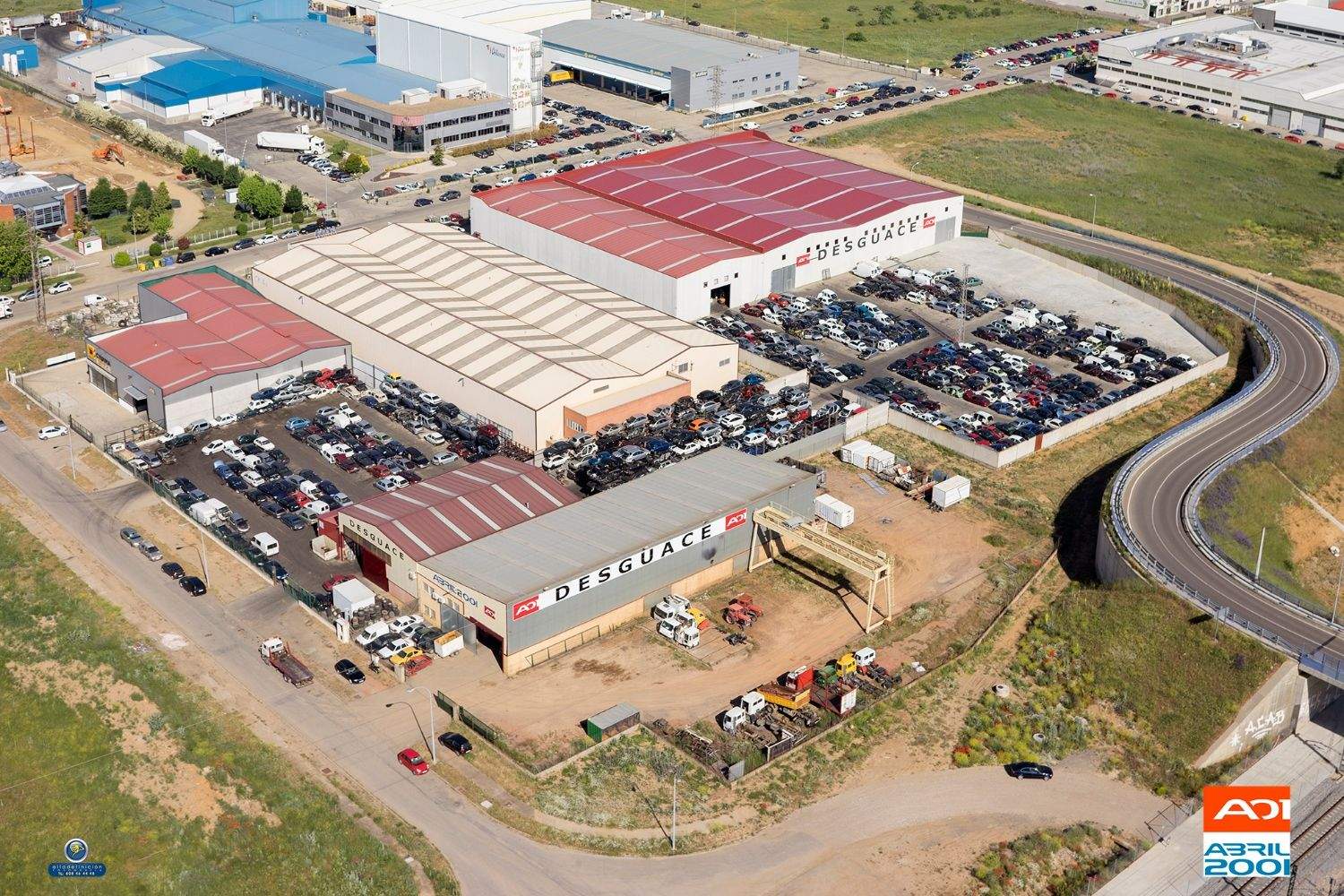 La Junta emite el informe ambiental favorable para la ampliación de Abril 2001 Desguaces en el polígono de Onzonilla (León)