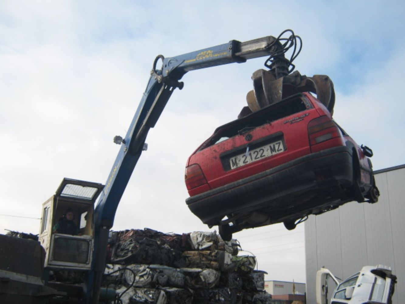 Abril 2001 Desguaces en el Polígono de Onzonilla 