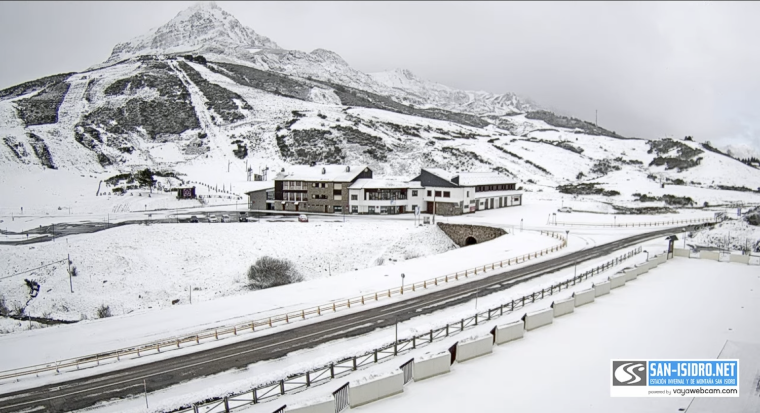 Nieve en la estación de San Isidro en la provincia de León