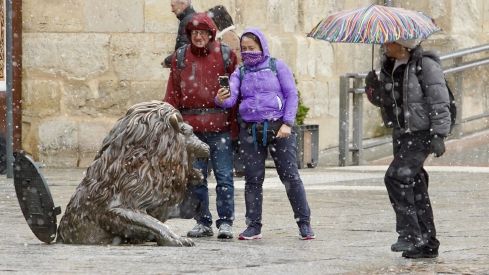  Nieve en la capital leonesa | Campillo / ICAL