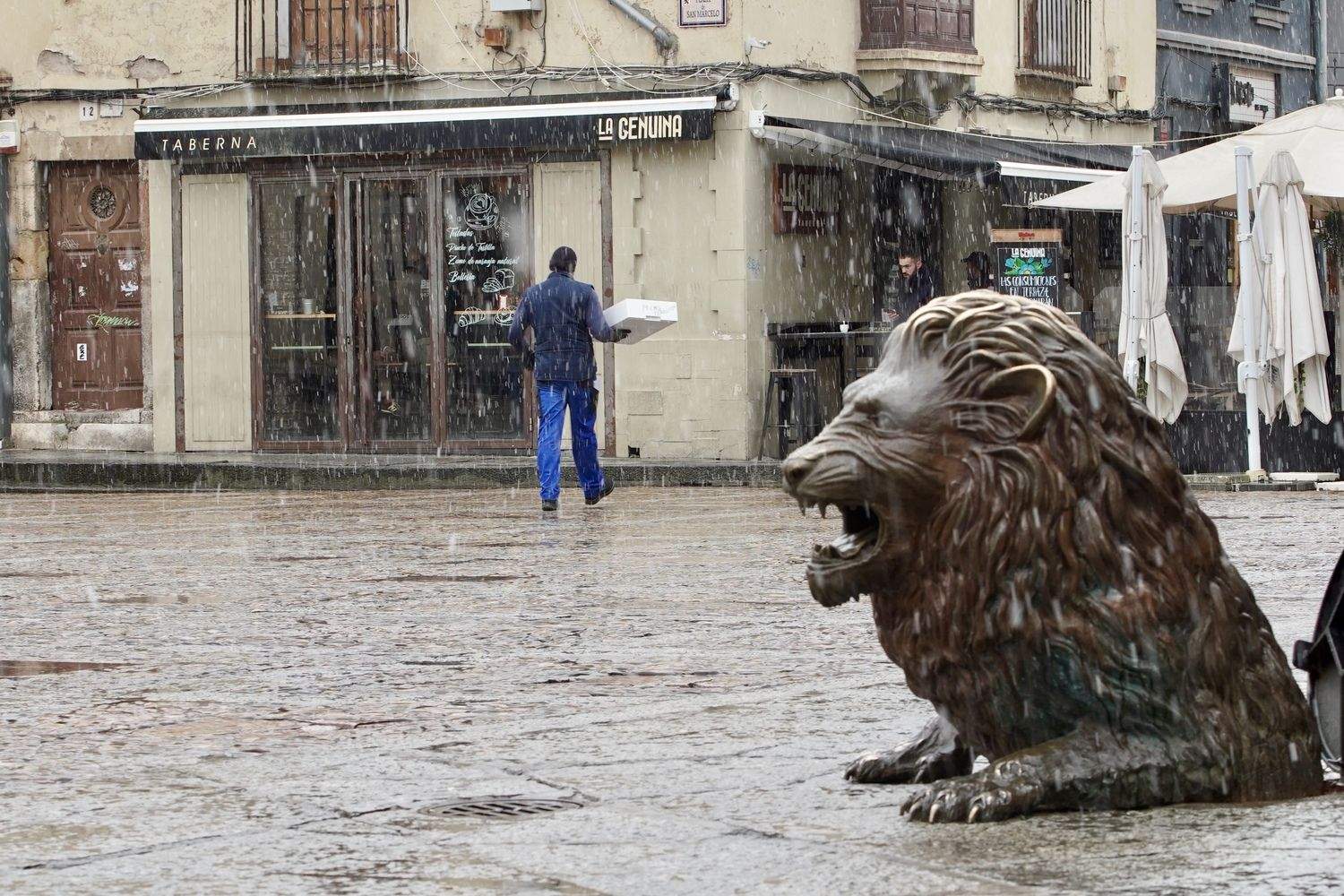  Nieve en la capital leonesa | Campillo / ICAL