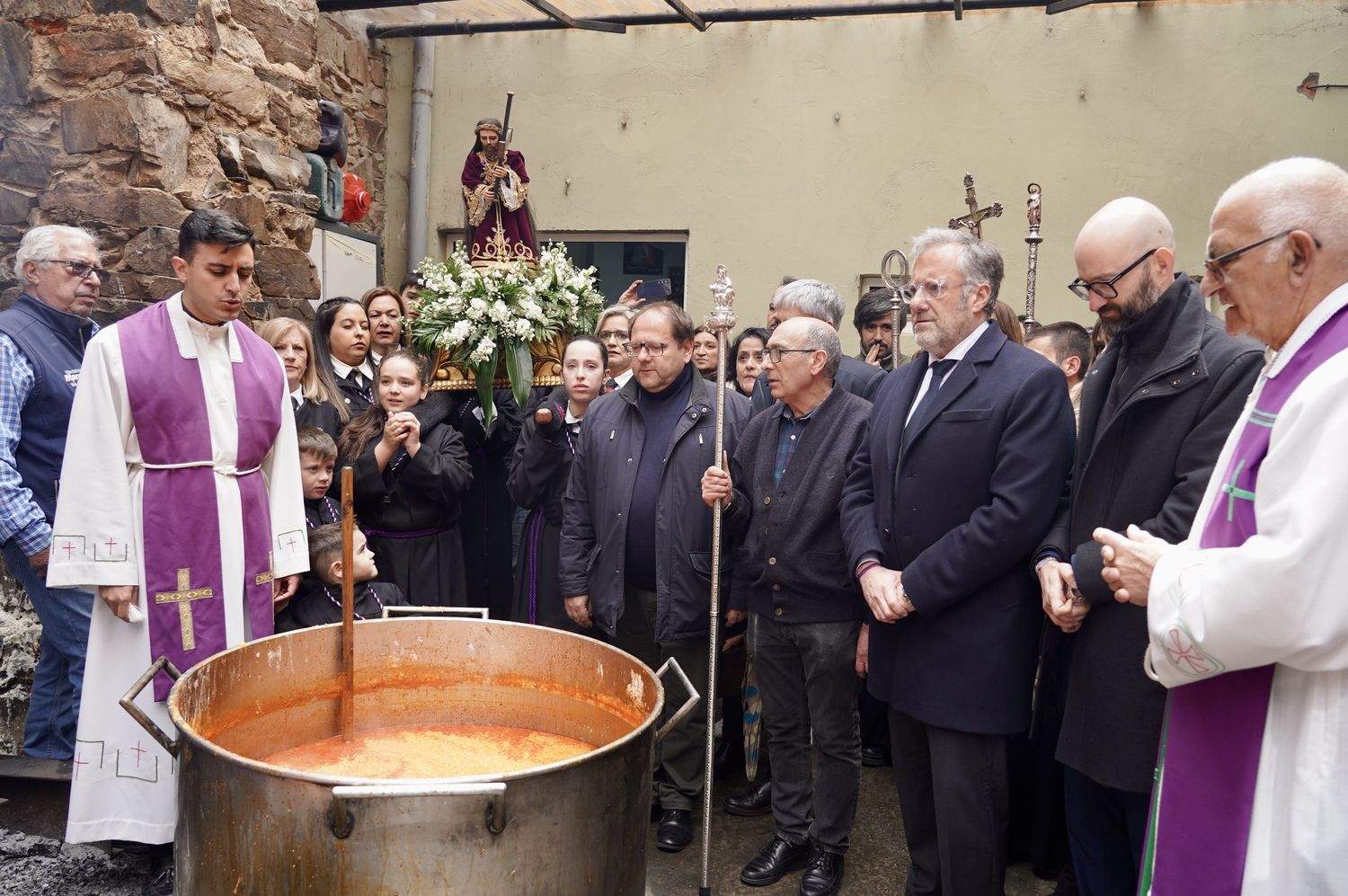 Los pucheros de La Bañeza ya están llenos gracias al Santo Potajero | Campillo / ICAL