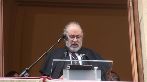 Pregón a Caballo de las Siete Palabras en León | José Martín Pregón a Caballo de las Siete Palabras en León | José Martín