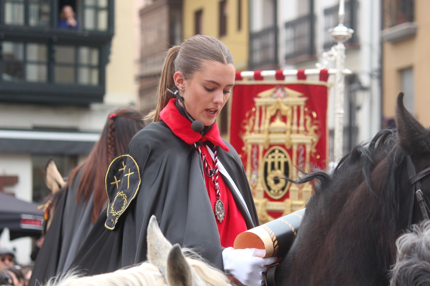 El Pregón a Caballo de las Siete Palabras anuncia los actos que protagonizarán en la Semana Santa en León | José Martín