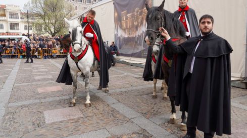 Pregón a Caballo de las Siete Palabras en León | Campillo / ICAL Pregón a Caballo de las Siete Palabras en León | Campillo / ICAL