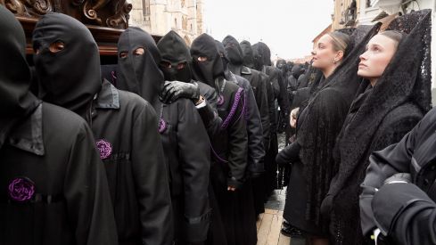 Acto de 'El Encuentro' a los pies de la Catedral de León | Campillo / ICAL