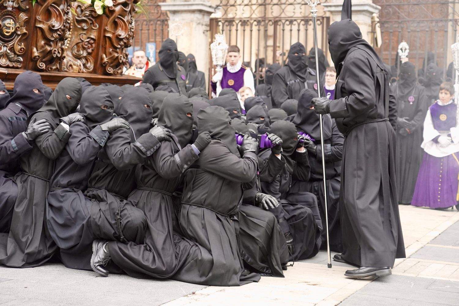 Acto de 'El Encuentro' a los pies de la Catedral de León | Campillo / ICAL