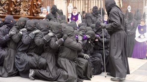 Acto de 'El Encuentro' a los pies de la Catedral de León | Campillo / ICAL Acto de 'El Encuentro' a los pies de la Catedral de León | Campillo / ICAL