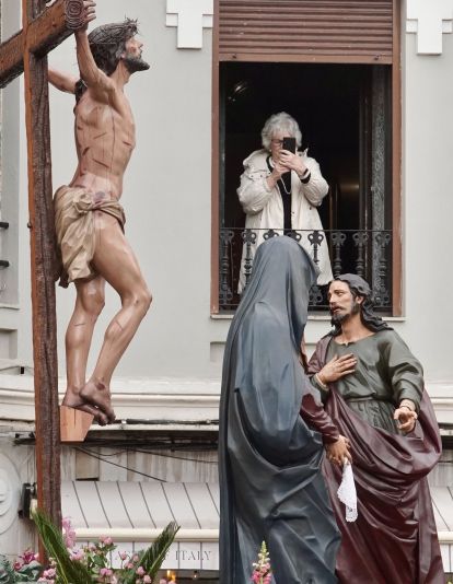 Acto de 'El Encuentro' a los pies de la Catedral de León | Campillo / ICAL