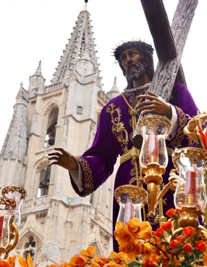 Acto de 'El Encuentro' a los pies de la Catedral de León | Campillo / ICAL Acto de 'El Encuentro' a los pies de la Catedral de León | Campillo / ICAL