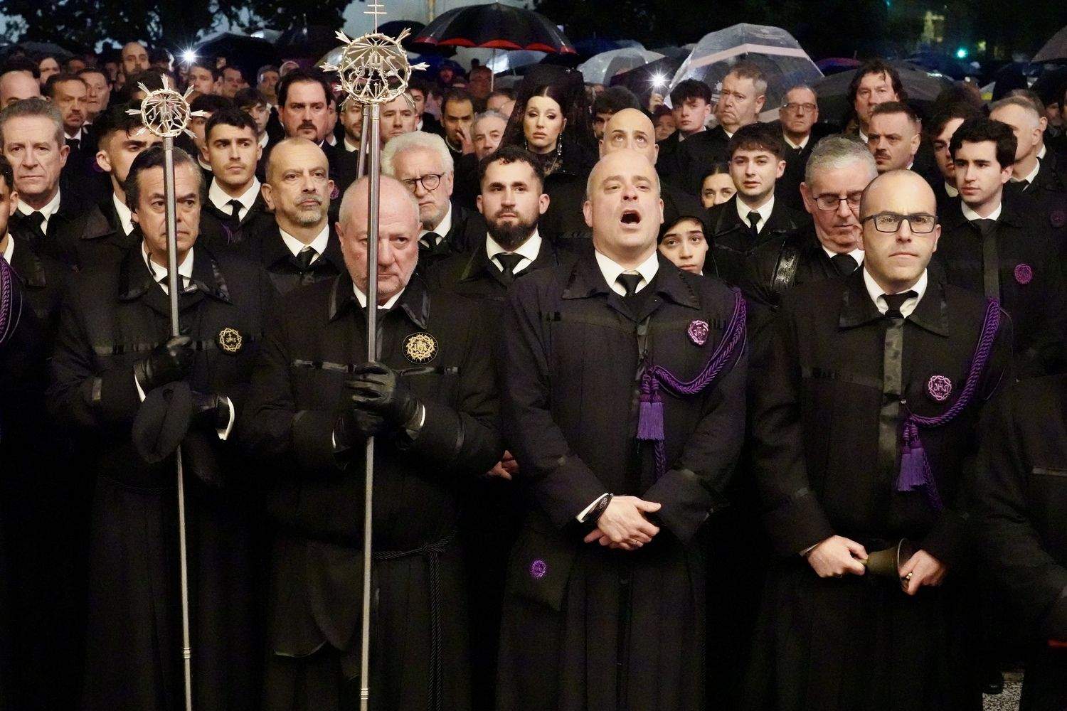 Acto de 'El Encuentro' a los pies de la Catedral de León | Campillo / ICAL Acto de 'El Encuentro' a los pies de la Catedral de León | Campillo / ICAL