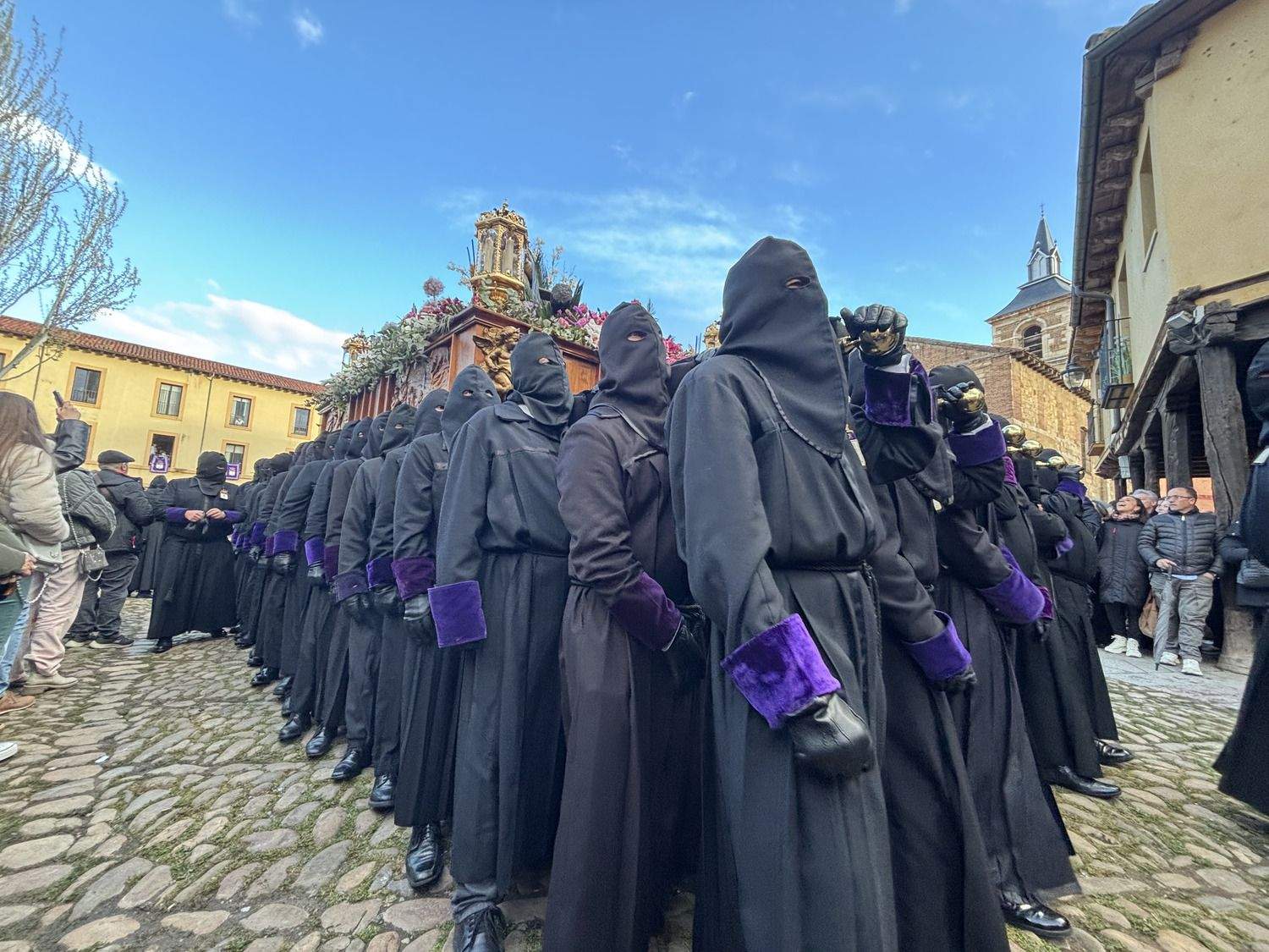 Procesión del Santo Entierro en León | José Martín