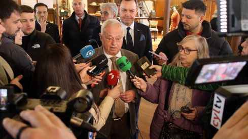 El consejero de Cultura destaca el apoyo de la Junta a la Casa Botines de Gaudí en León | Peio García / ICAL