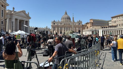 Un grupo de fieles leoneses acudirá a la capilla ardiente del papa Francisco | Viajes Bentravel