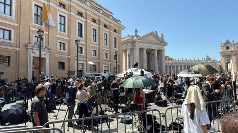 Medio millar de leoneses llegan a Roma para arropar al Dulce Nombre en el Jubileo de las Cofradías | Viajes Bentravel