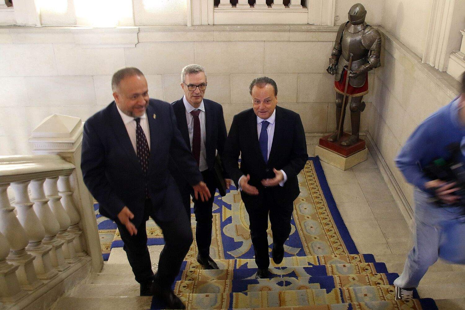 El presidente de la Diputación de León recibe al presidente del Consejo de Cuentas y la titular de la Autoridad Independiente en materia de corrupción | Peio García / ICAL