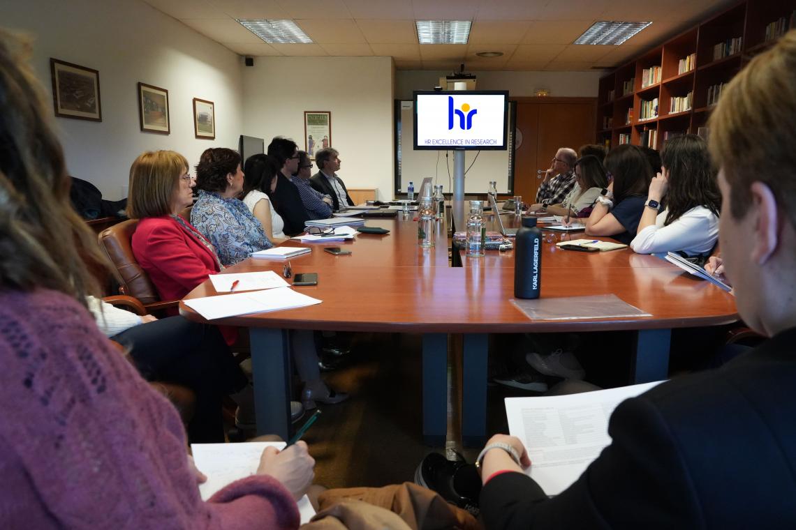 reunion sello hr 4 min reunion sello hr 4 min