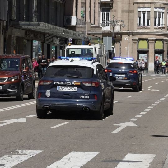 Policia Nacional en León | Un operativo antidroga en León se salda con 300 identificaciones, 10 denuncias y un detenido