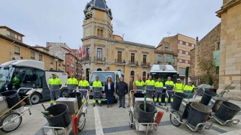 El Ayuntamiento de La Bañeza y Acciona presentan los nuevos equipos de limpieza viaria