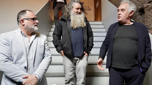 “La hostelería de León tiene muchos elementos que ayudan a que los negocios funcione”, asegura Ferran Adrià | C