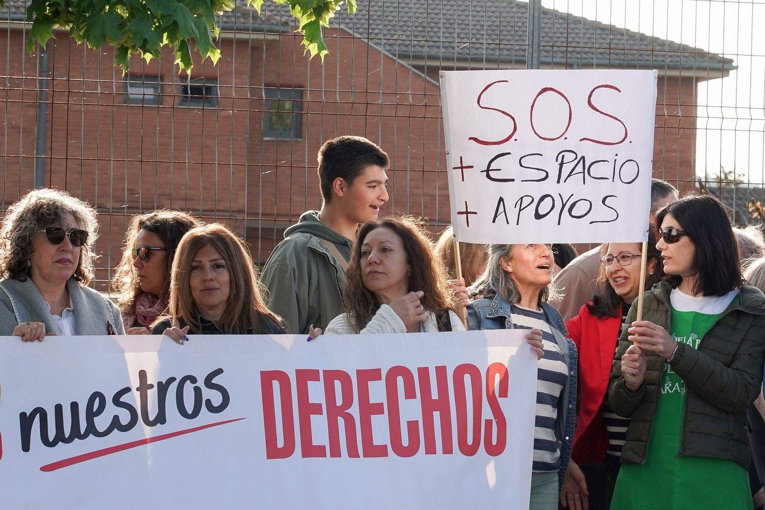 Concentración ante la situación del Colegio Señora del Sagrado Corazón de León | Campillo / ICAL Concentración ante la situación del Colegio Señora del Sagrado Corazón de León | Campillo / ICAL