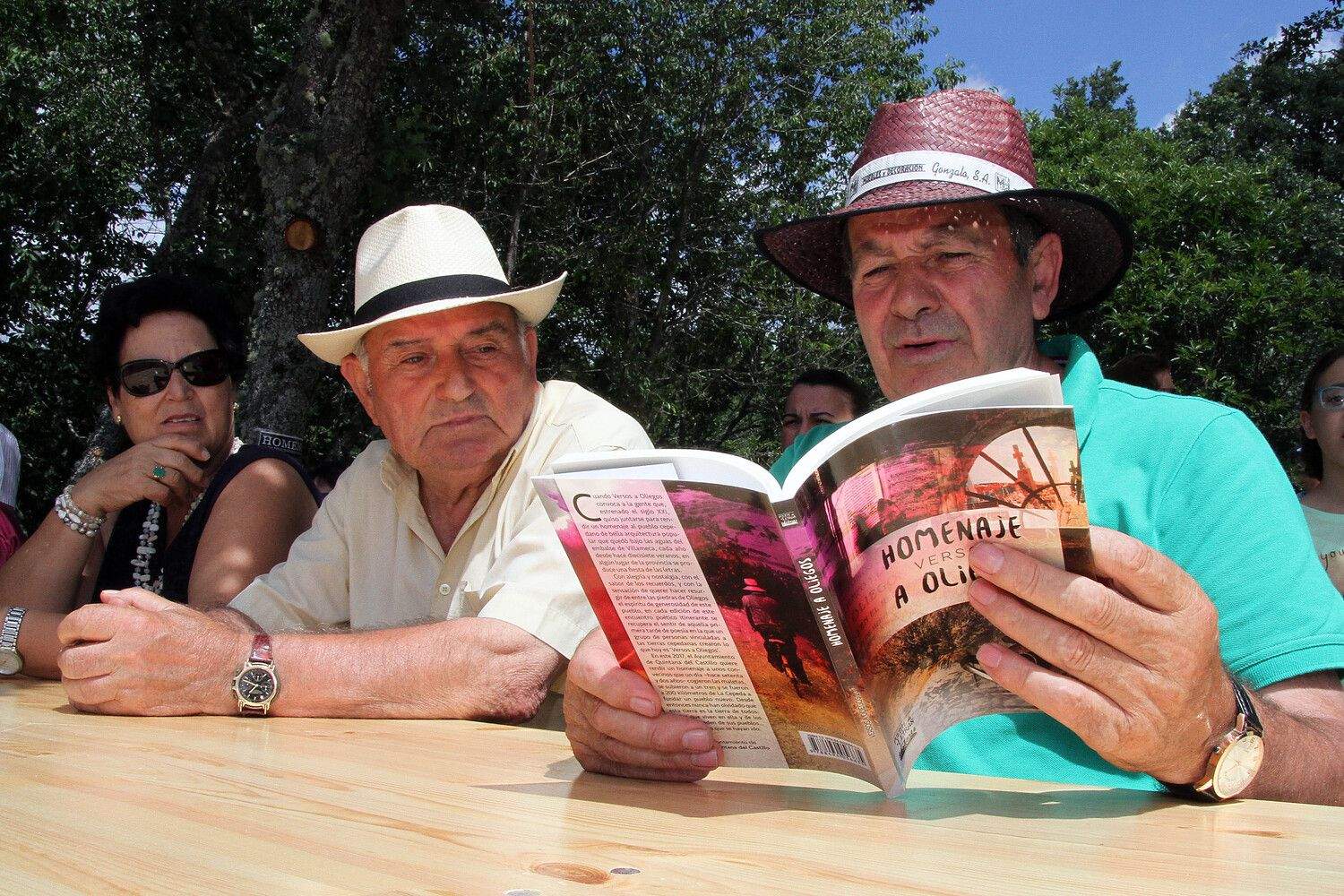 El pueblo de Oliegos (León), anegado por el embalse de Villameca en 1945, recibe la visita de algunos de sus vecinos y descendientes | Peio García / ICAL