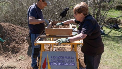 Exhumación en la fosa común de Busdongo (León) | Óscar Rodriguez / ARMH 