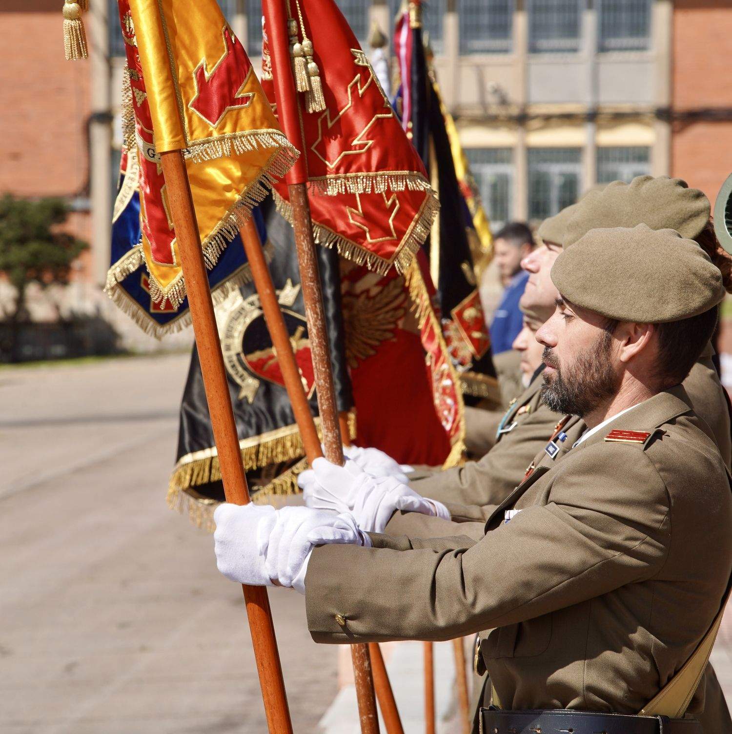 El Mando de Artillería de Campaña celebra un acto militar para conmemorar la gesta del Dos de Mayo de 1808 en la base Conde Gazola de Ferral del Bernesga (León) | Campillo / ICAL