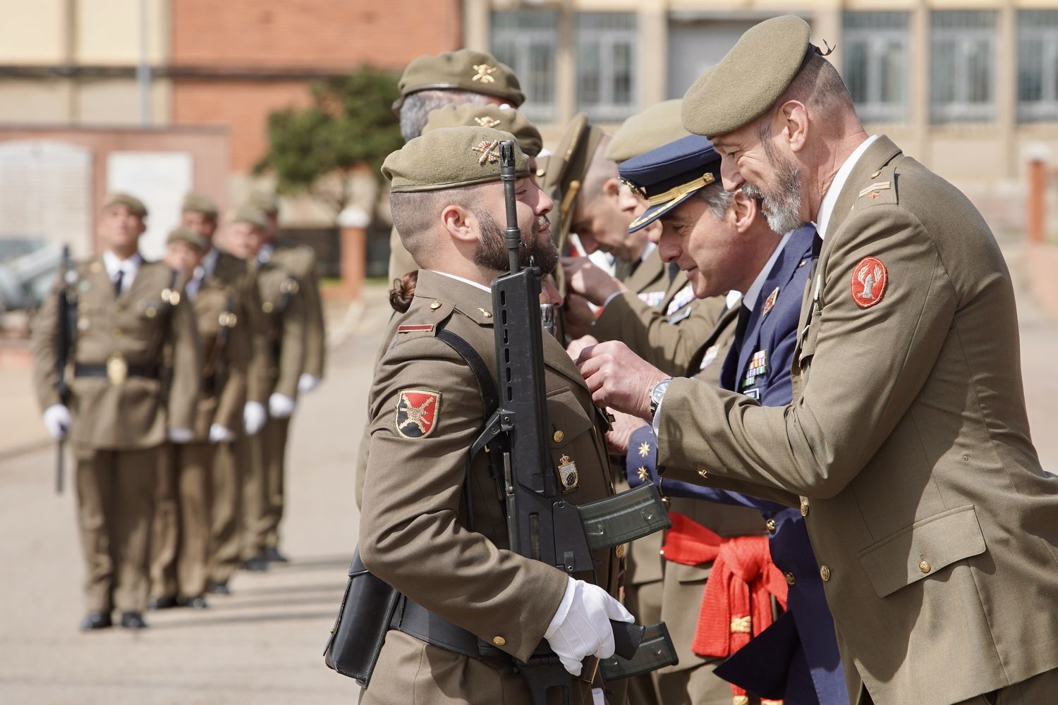El Mando de Artillería de Campaña celebra un acto militar para conmemorar la gesta del Dos de Mayo de 1808 en la base Conde Gazola de Ferral del Bernesga (León) | Campillo / ICAL