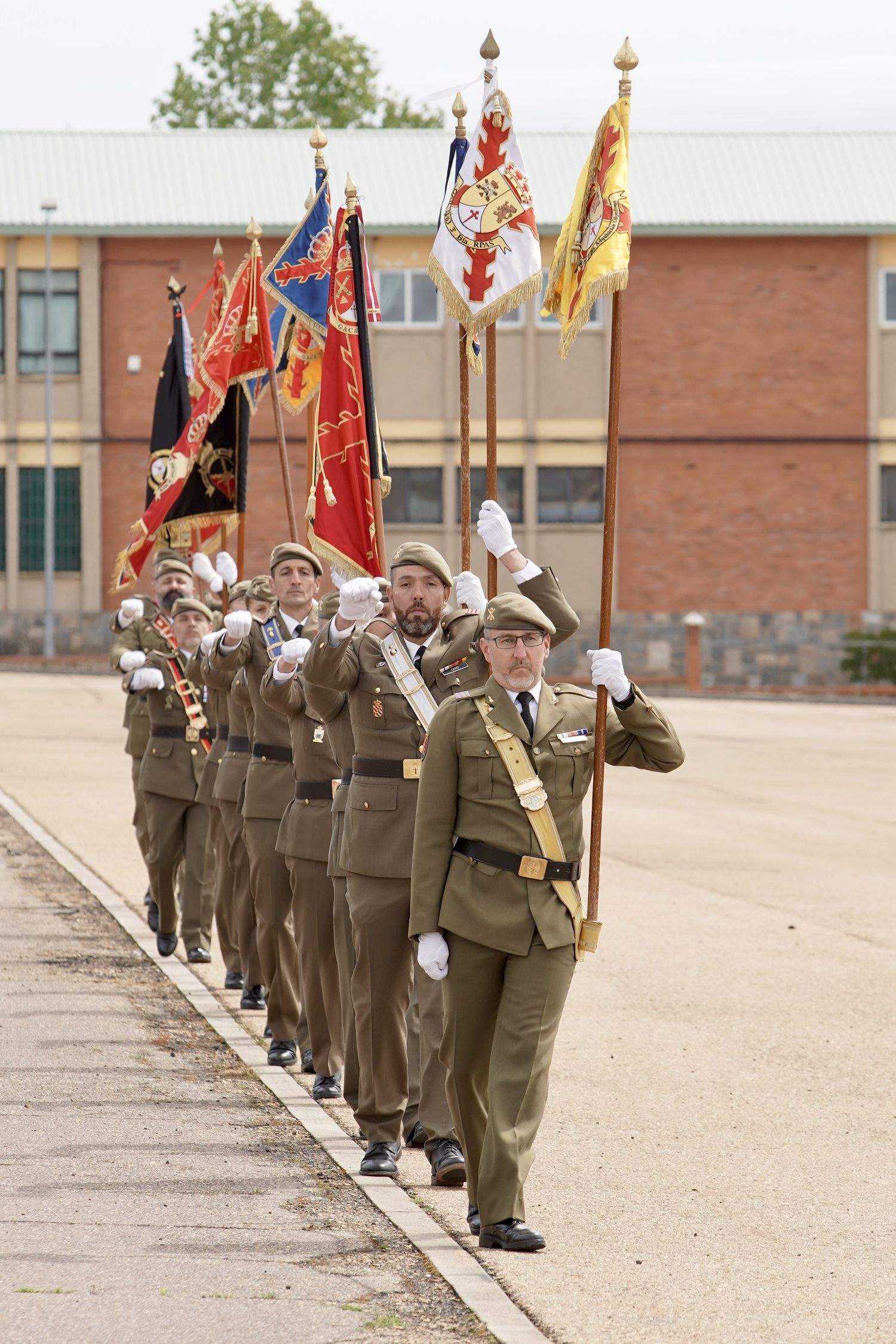 El Mando de Artillería de Campaña celebra un acto militar para conmemorar la gesta del Dos de Mayo de 1808 en la base Conde Gazola de Ferral del Bernesga (León) | Campillo / ICAL